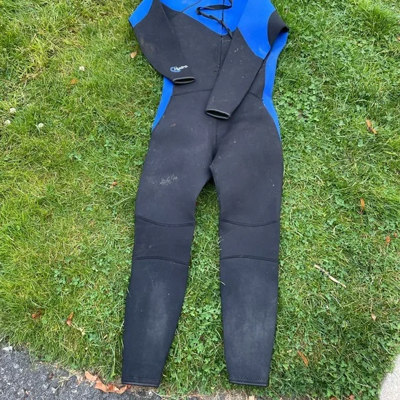 Wet suit - Picture 1 of 4